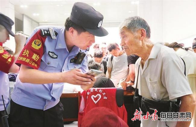 一场暴雨阻停多趟列车，陇南暖心转运2703名滞留人员