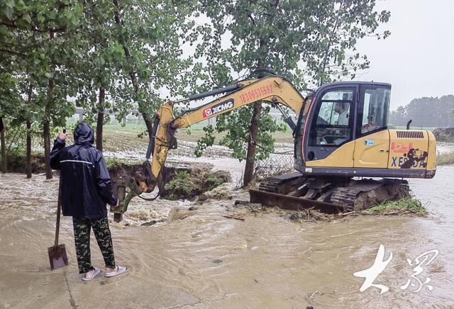累计降水量538.4毫米！坊前镇各村持续进行防汛抢险自救行动