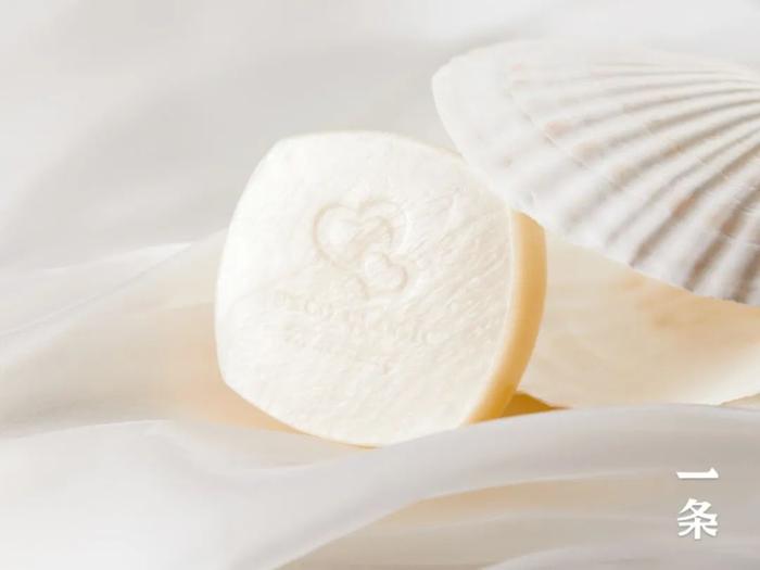 “手工皂之父”做的珍珠皂，泡沫绵密如奶油，满满美肤营养