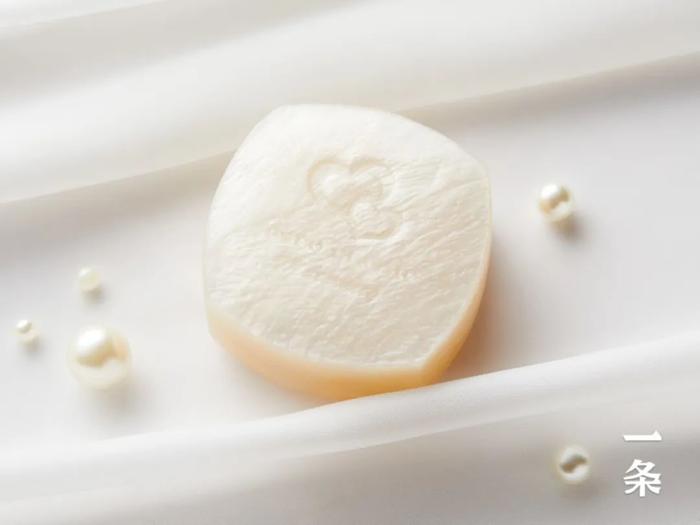 “手工皂之父”做的珍珠皂，泡沫绵密如奶油，满满美肤营养