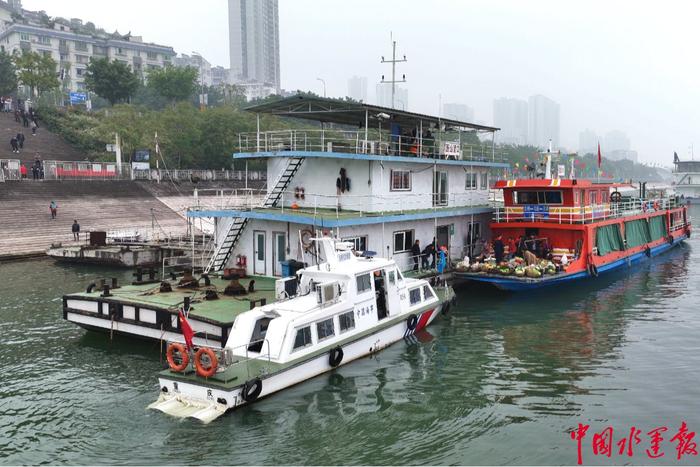 重庆忠县海事处“2180一船一策”靠前服务网红渡运