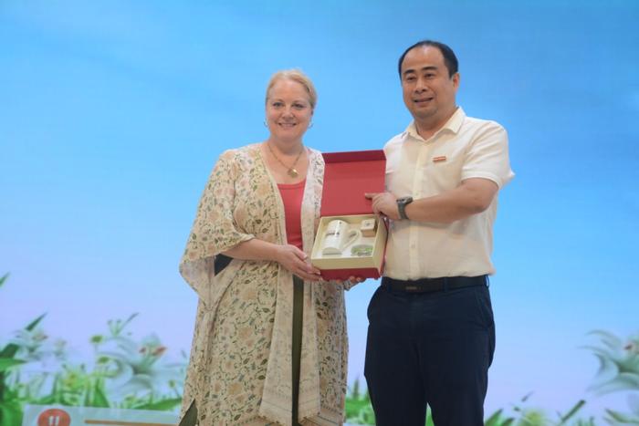 青春同行 友谊相伴——福州教育学院附中接待美国青少年访问团一行