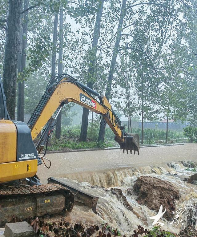 累计降水量538.4毫米！坊前镇各村持续进行防汛抢险自救行动