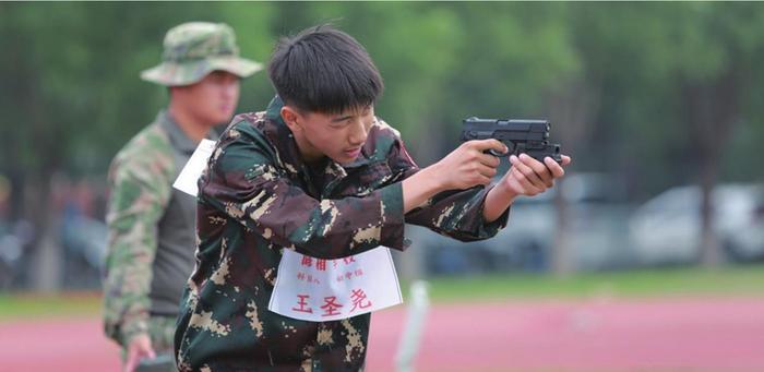 苏家屯举办中小学生国防运动会师生沉浸式体验学军氛围