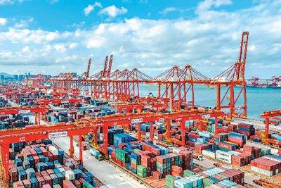 去年全国沿海港口外贸吞吐量49.6亿吨，同比增长9.6%——中国外贸海运量全球占比超三成