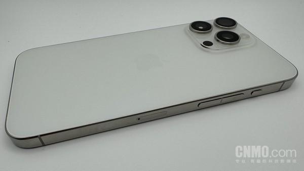 iPhone 15 Pro Max搭载触觉按钮的原型机曝光 项目已取消