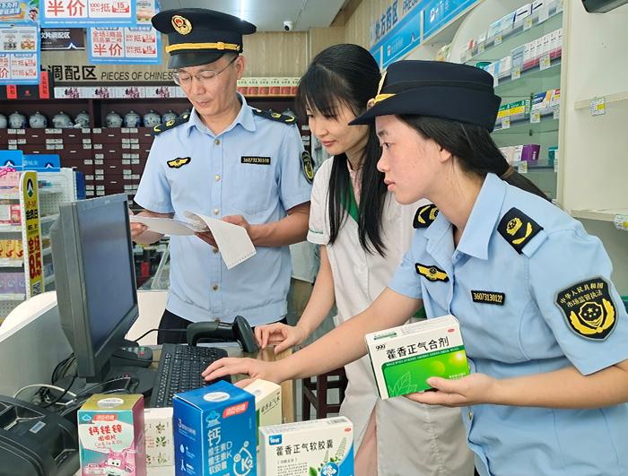 江西省于都县市场监管局开展夏季药品安全专项检查