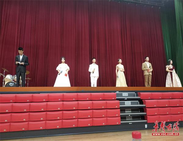 桃源县第一中学举行高一年级英语风采大赛