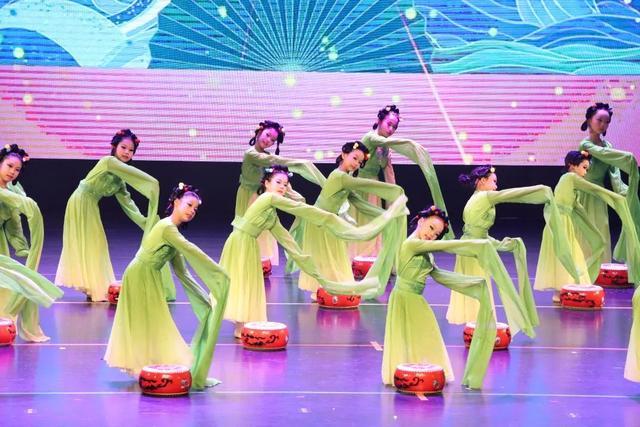 近400名松江少年儿童用中国舞诠释东方美！一起去看精彩演出→