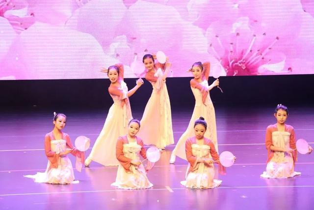 近400名松江少年儿童用中国舞诠释东方美！一起去看精彩演出→