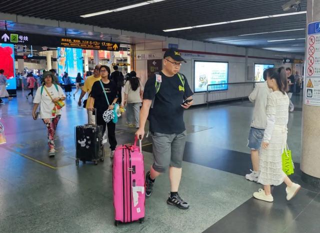 上海地铁自七月下旬试点提供行李寄存服务！