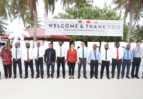 驻马尔代夫大使王立新出席云南省向马尔代夫捐赠太阳能路灯交接仪式