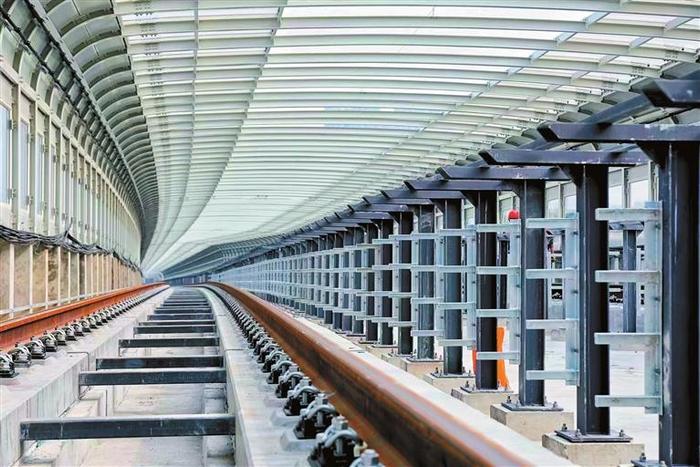 “三铁”在建里程627公里 深圳地铁线网密度全国第一，公交分担率约67.6%