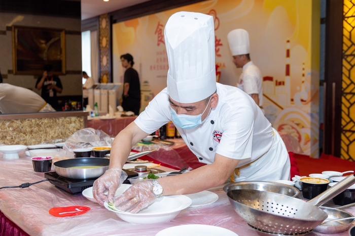 烹饪大赛背后的深意：推动杨浦老年助餐服务高质量发展