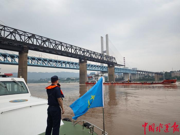 重庆海事部门对两江交汇水域实施临时交通管制