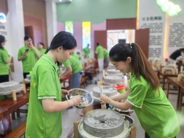 江西科技师范大学：青马学堂 助力“豆”乡振兴