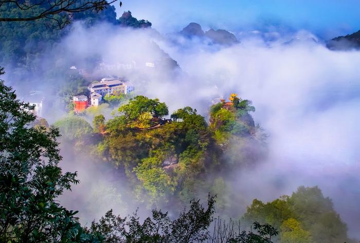 齐云山： 点亮山水间的星火浪漫