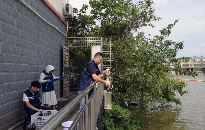 读图丨赣州生态环境监测中心开展水环境质量监测