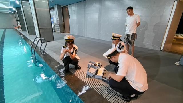 夏天泳池安全吗？金山开展游泳场所“双随机”检查