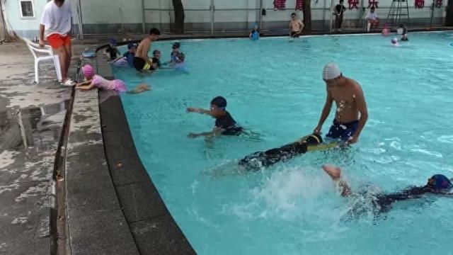 夏天泳池安全吗？金山开展游泳场所“双随机”检查