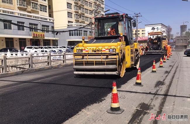 永登公路段扎实开展油路修补工作