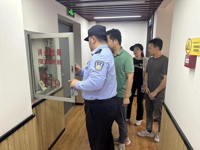 大宁路街道爱心暑托班启动啦！