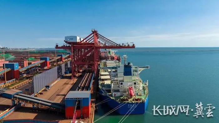 唐山港今年上半年完成货物吞吐量43033万吨