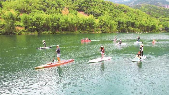 探寻山地魅力 畅享清凉之旅