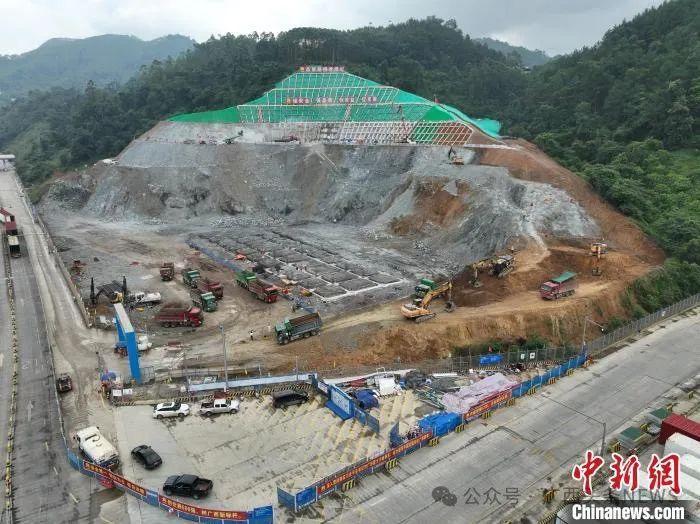 图为中越友谊关—友谊货运通道智慧口岸项目建设现场。凭祥融媒体中心供图