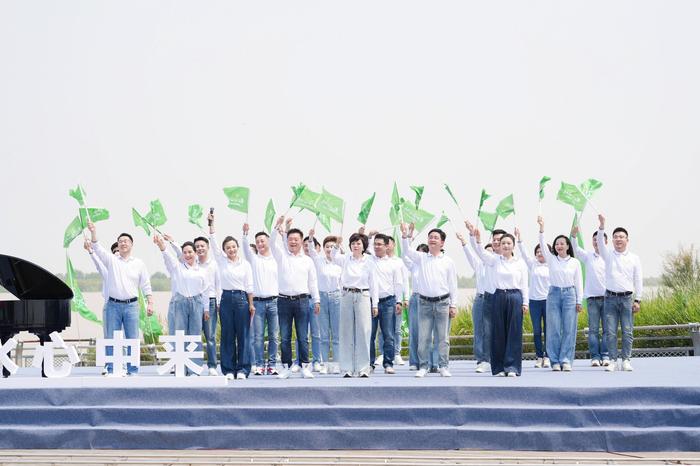 烈日当空下 ，这场诗会与黄河一起“沸腾”