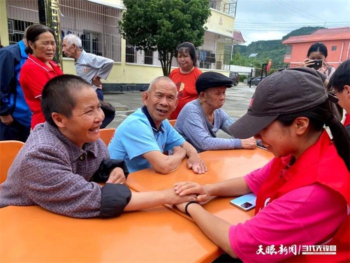 贵州健康职院：学子“乡”约铜仁 贡献青春力量