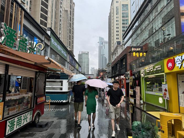 DQ冰淇淋中国首家汉堡店落地吴江路，走近这条“烟火气”美食街的“前世今生”