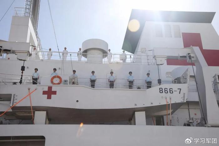 “和平方舟”号医院船结束访问塞舌尔前往坦桑尼亚
