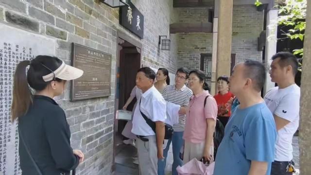 湘潭市第二中学组织离退休党员教师开展主题活动