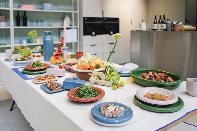 丹麦家居品牌HAY推出全新Barro餐具系列，设计师来静安分享设计理念