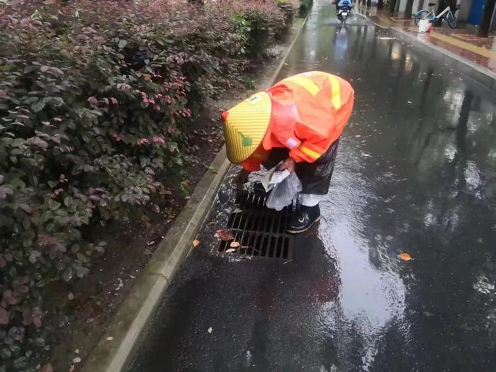 合肥经开“追雨人”以雨为令 守护城市地下管线