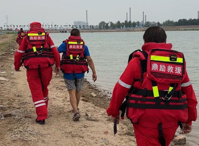 热闻|鳄鱼出逃事件多次发生，记者调查：一条鳄鱼宠物网售不到200，个人可以随便饲养？