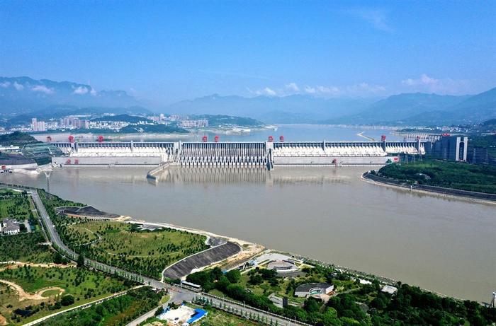 三峡工程三十而立：长江防洪体系的“中流砥柱”