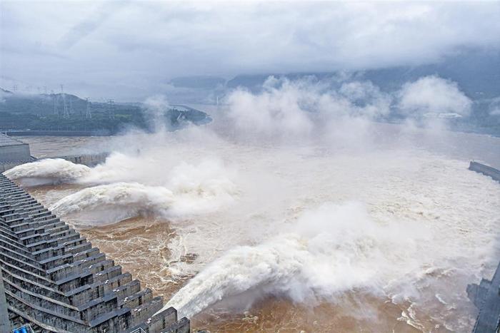 三峡工程三十而立：长江防洪体系的“中流砥柱”