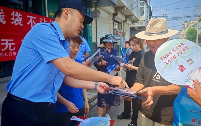 深入辖区，北京公安人口基层系统民警守护人民夏夜安全