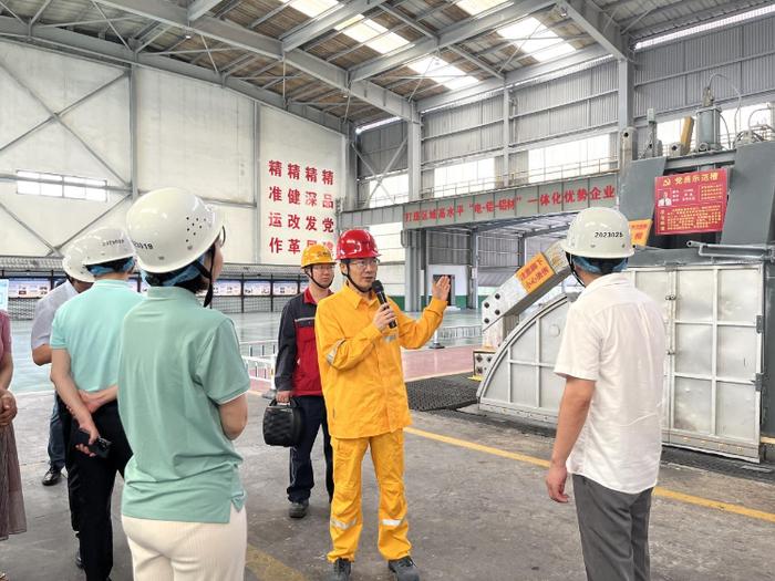 探索新材料发展新篇章 重庆理工大学材料学院实践团深入企业调研