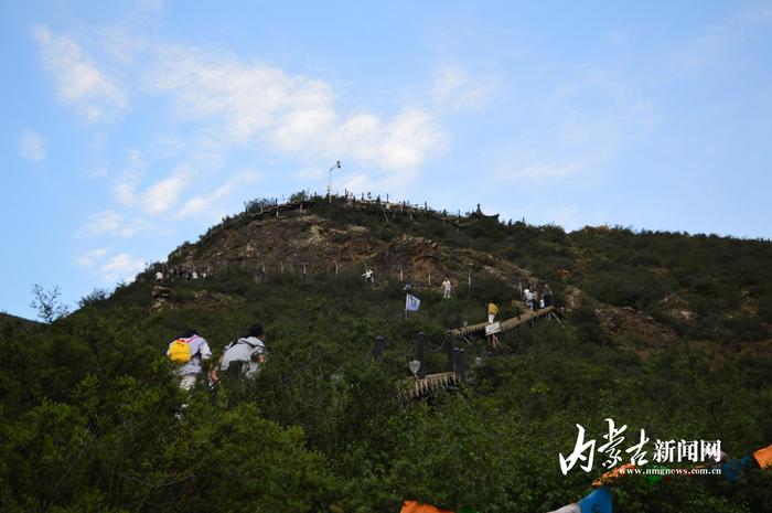 夜爬大青山 感受“撩人”美景