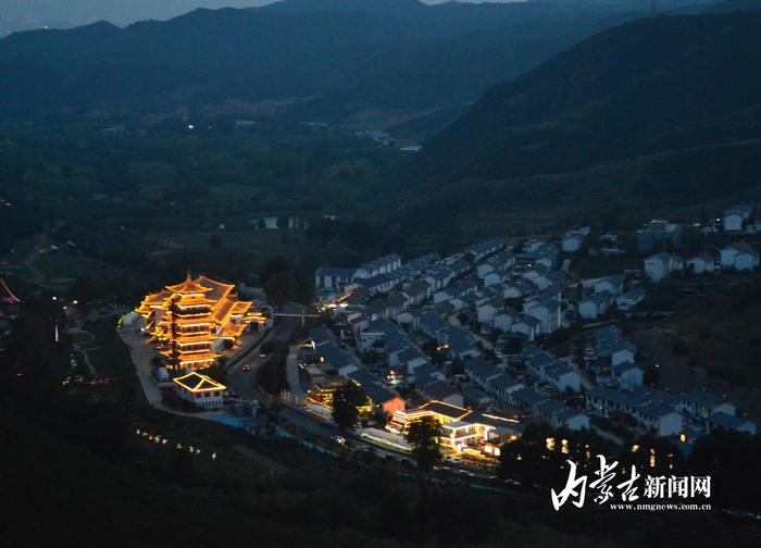 夜爬大青山 感受“撩人”美景