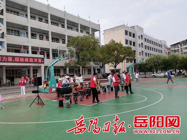 华容县：精神加餐抚慰群众 增强重建家园信心