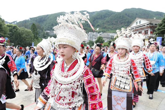 贵州剑河：齐跳水鼓舞 民族大团圆