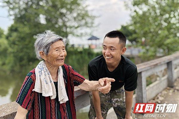 “看到你们来了，我就心安了” 团洲垸八旬老人的这句话让武警官兵感动又暖心