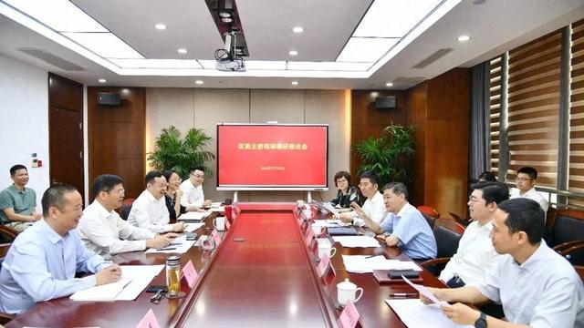 刘健调研资本集团，提到了深化改革和高质量发展……