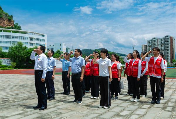 这个暑假，与张桂梅老师在丽江华坪女高“相遇”