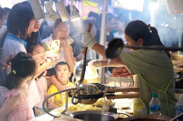 辽宁鞍山台安县烧烤美食燃情夜经济