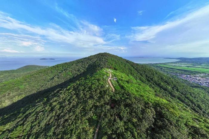 登山追绿，徒步森林步道赏辽阔太湖